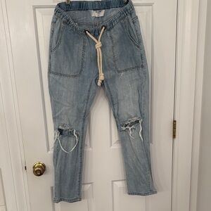 Casual Light Blue Distressed Ankle Jeans